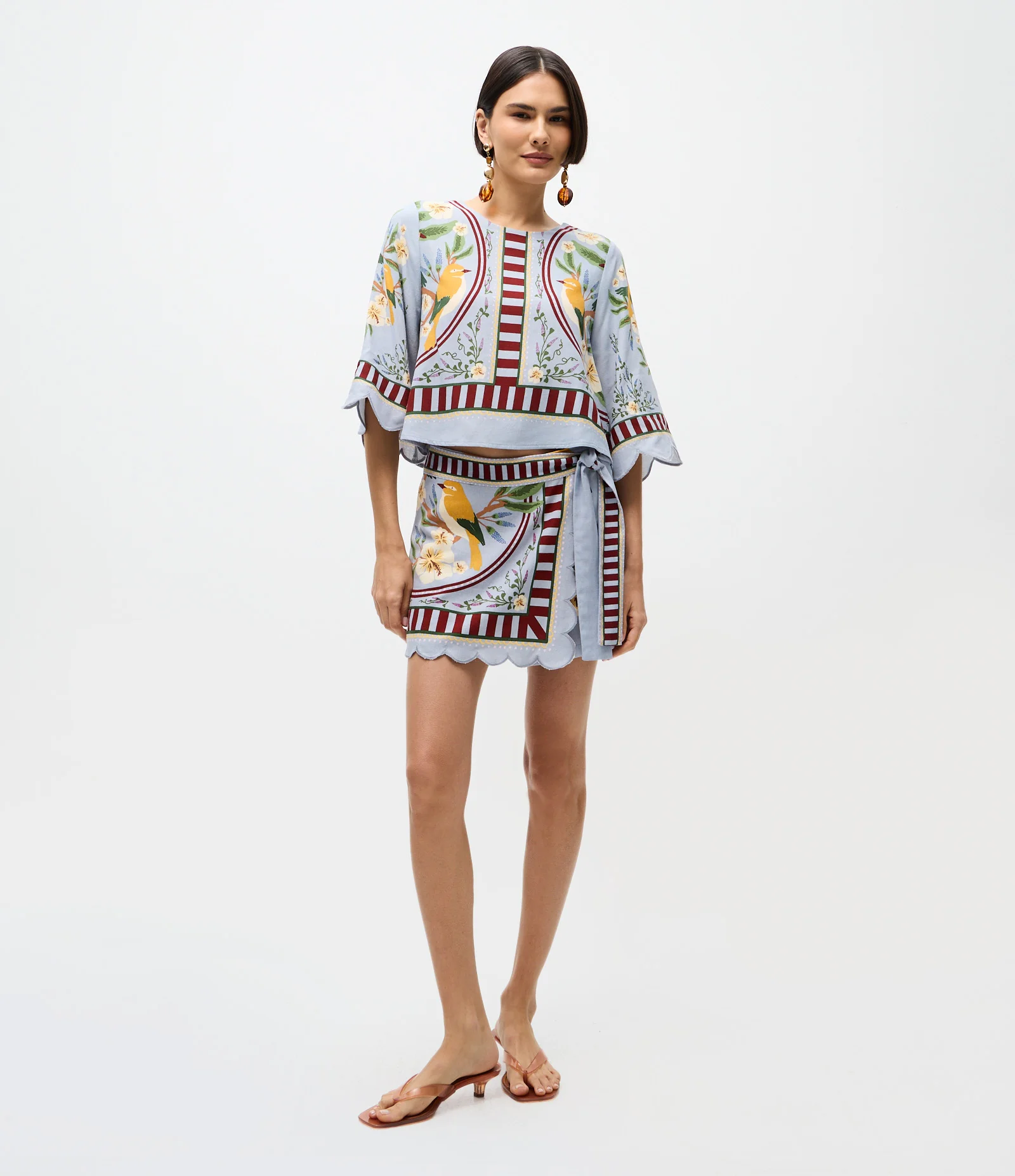 Short Saia Viscolinho Estampa Pássaros com Amarração Azul 1