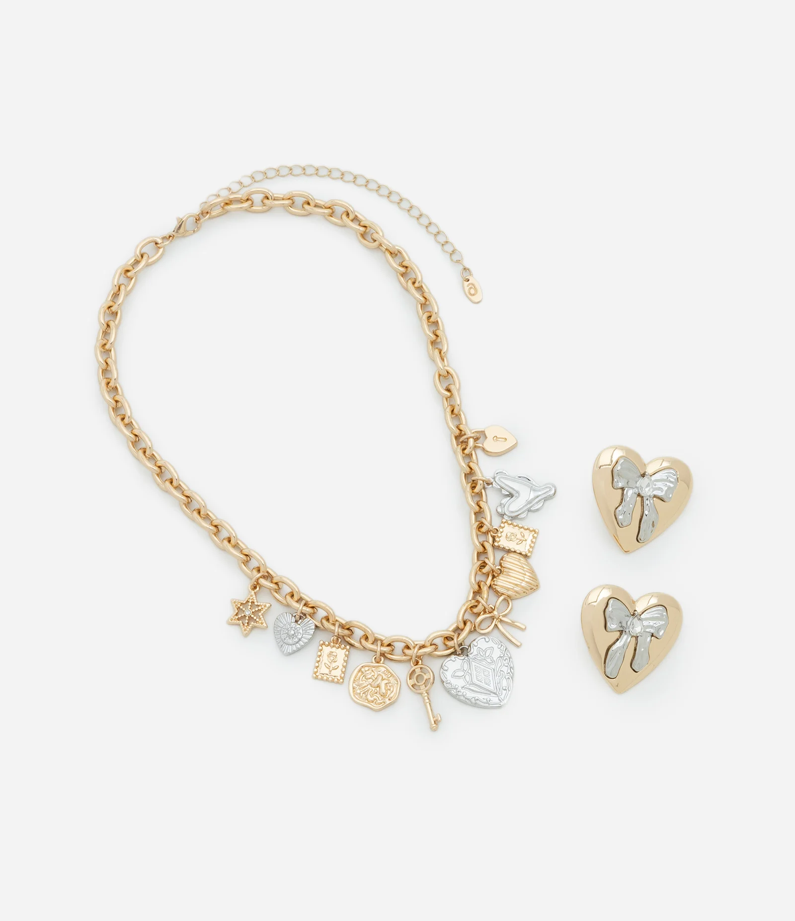 Conjunto de Colar com Pingentes Variados Bicolor e Brinco Coração com Laço Dourado 2