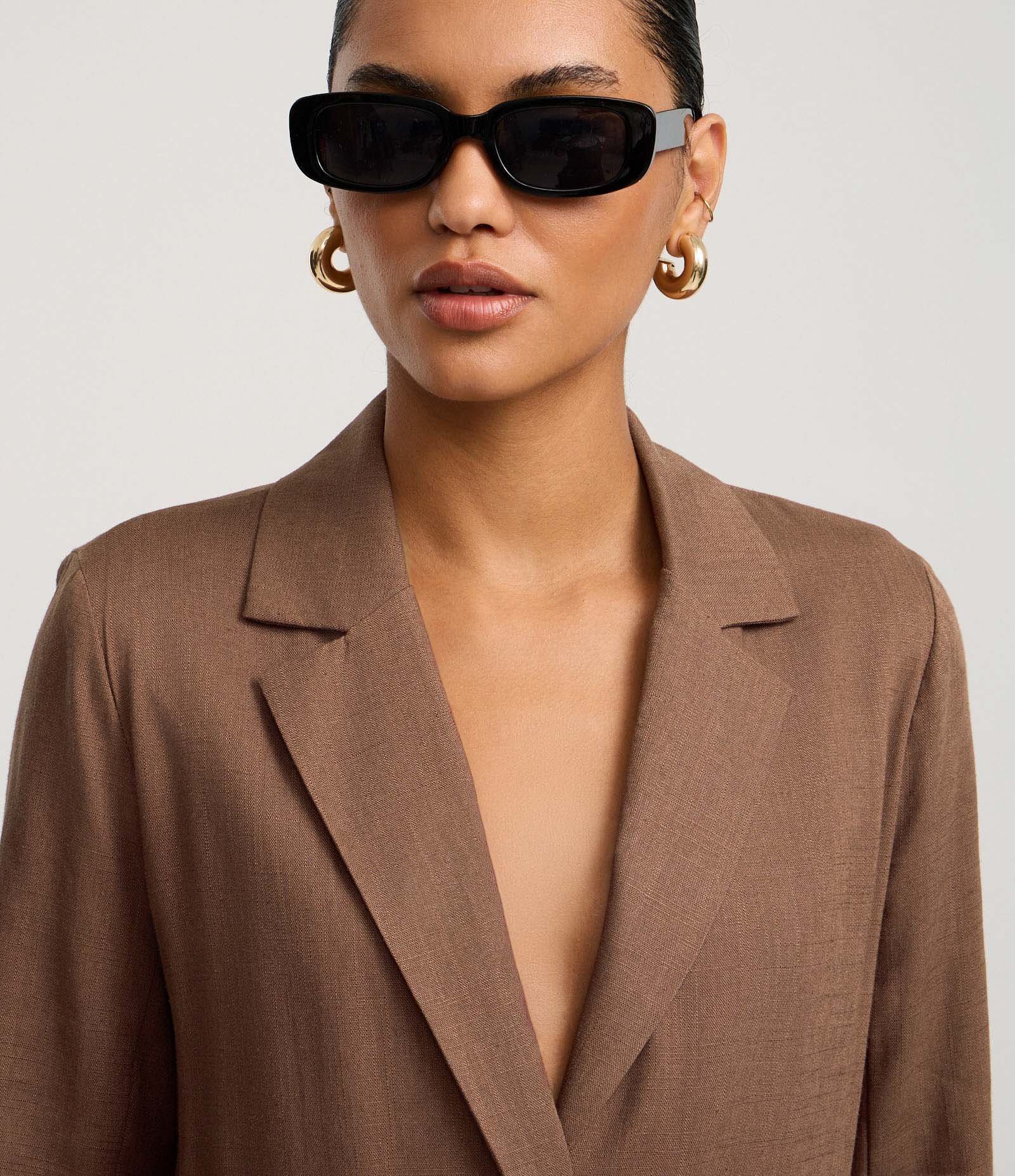 Blazer Alongado em Viscolinho com Botões Metalizados Marrom 3