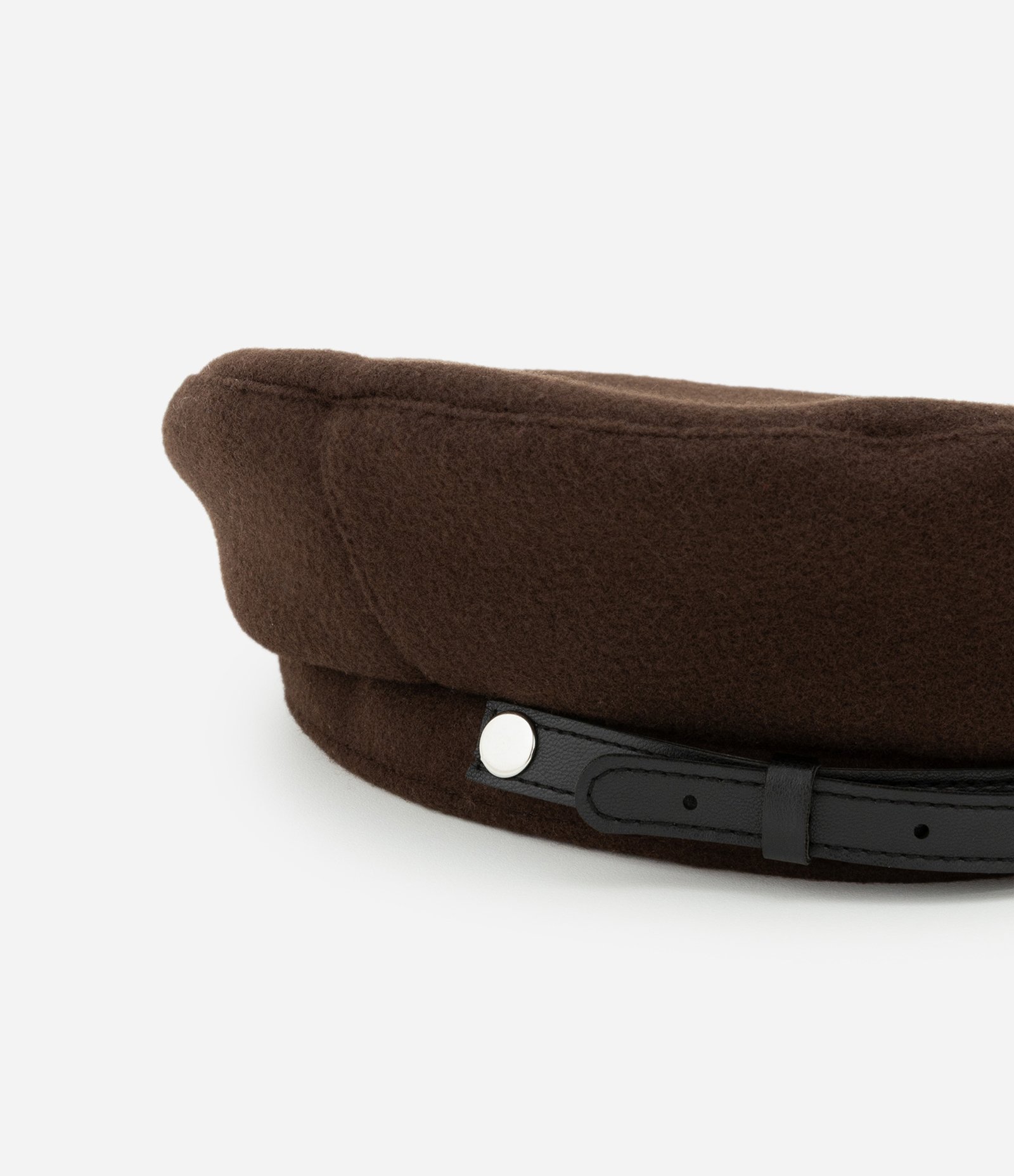 Boina Estruturada com Faixa em PU Marrom 4