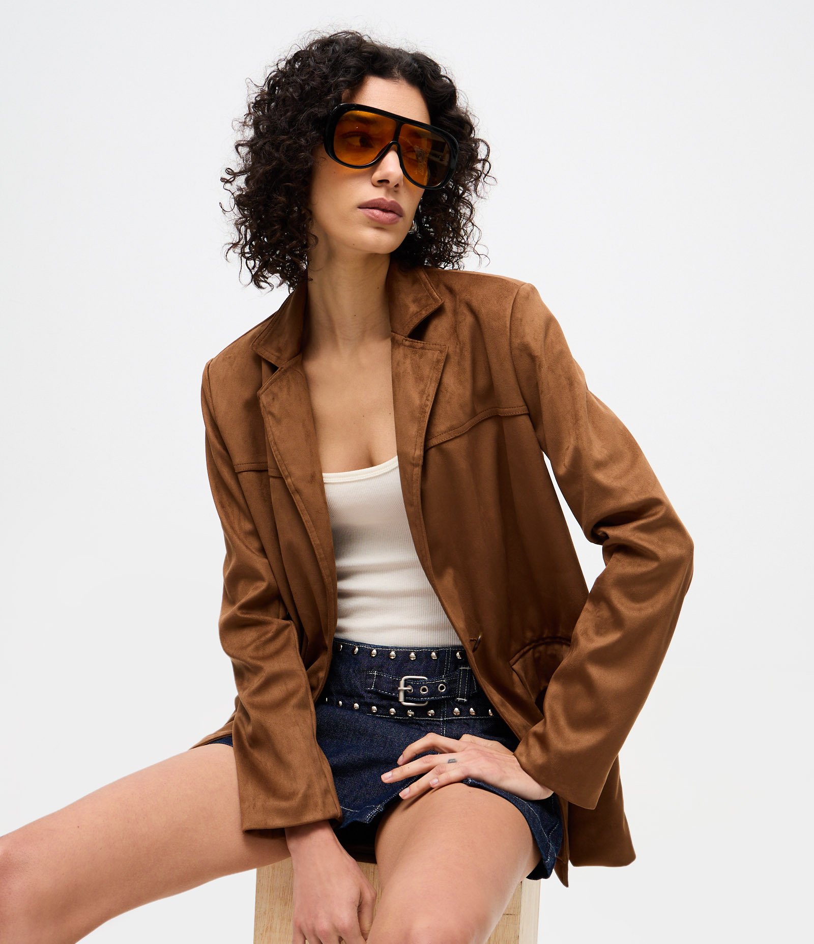 Blazer em Suede com Bolsos e Gola Estruturada Marrom 1