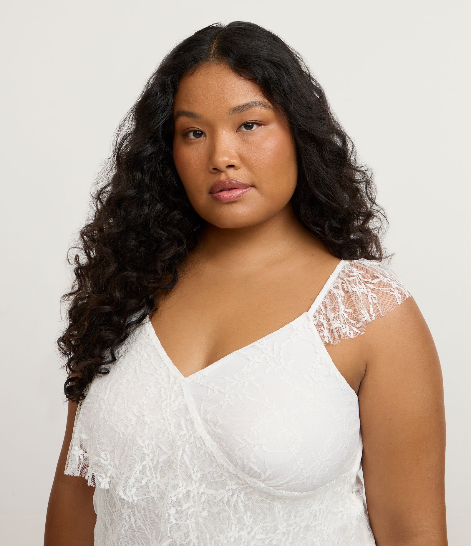 Vestido Curto em Renda com Babados Curve & Plus Size Branco 3