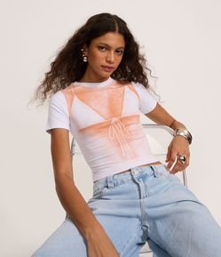 Camiseta New T-shirt com Estampa de Biquini e Estrelas Bronzeadas