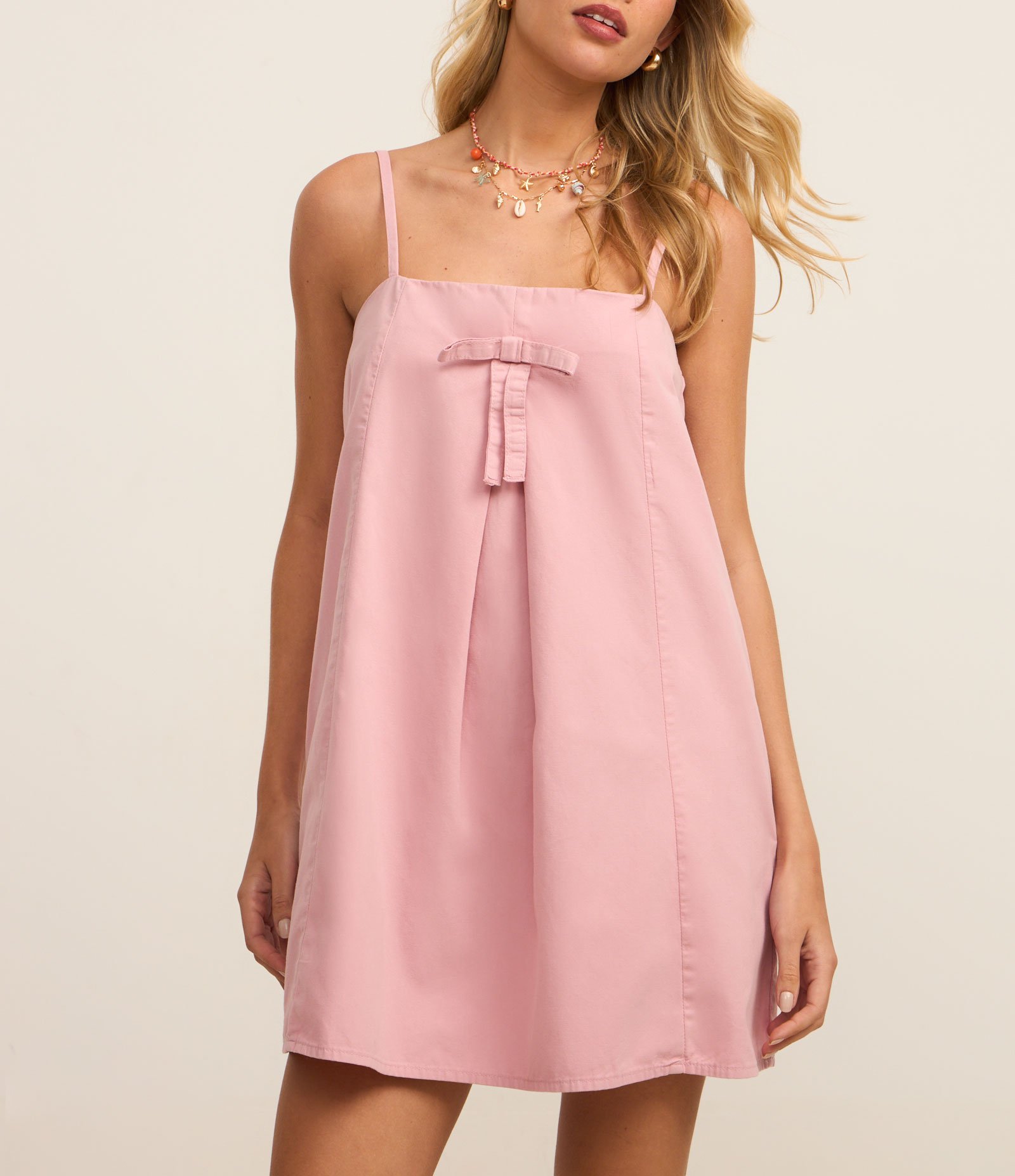 Vestido Curto em Sarja com Lacinho e Bolsos Rosa 3