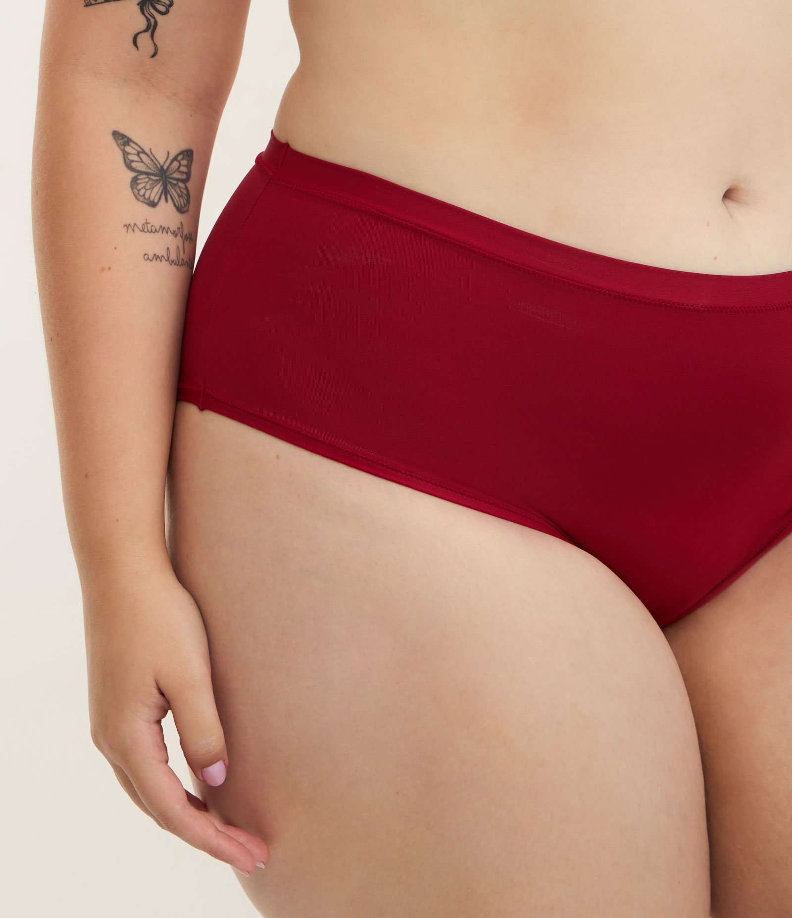 Calcinha Hot Pants em Microfibra com Caixinha Presenteável Curve & Plus Size Vermelho 2