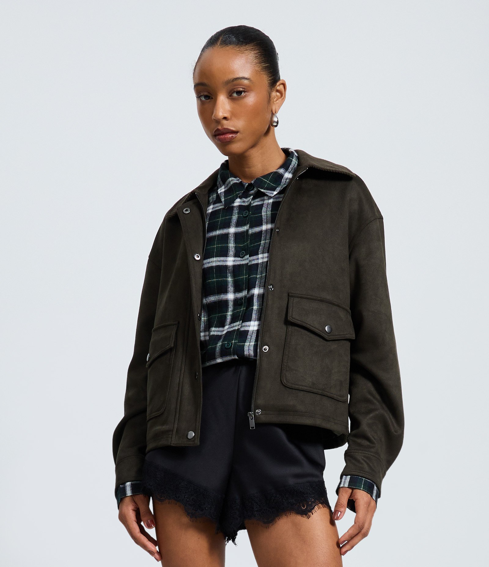 Jaqueta Bomber em Suede com Bolsos Verde 1