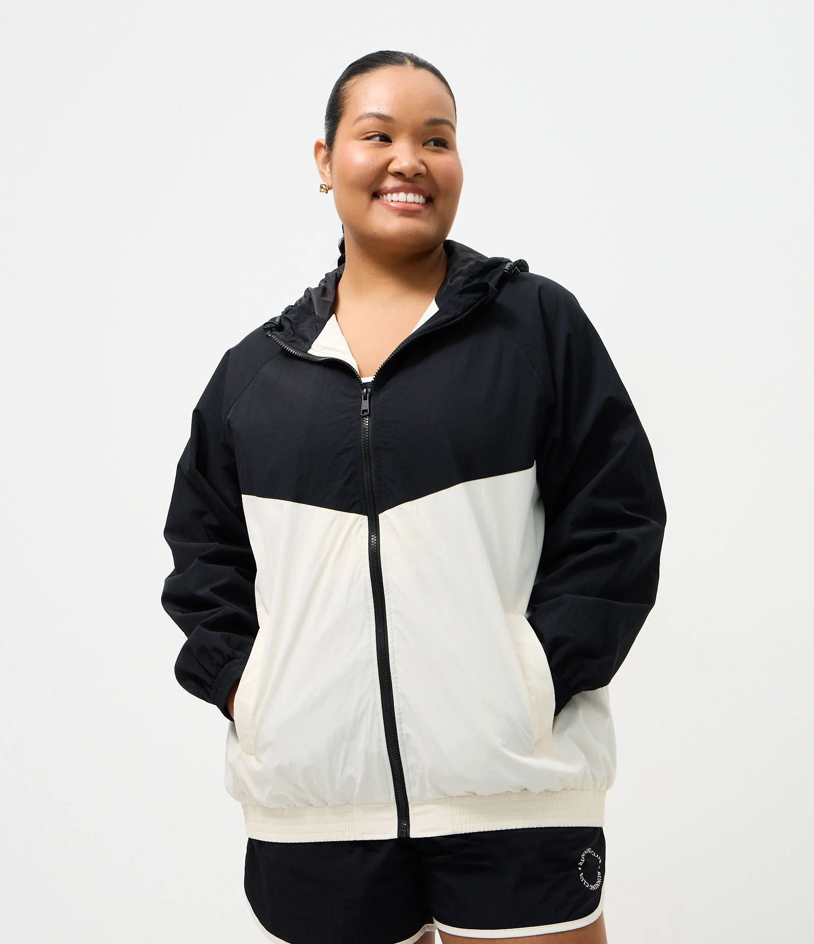 Jaqueta Corta Vento Esportiva Bicolor Curve & Plus Size Preto 1