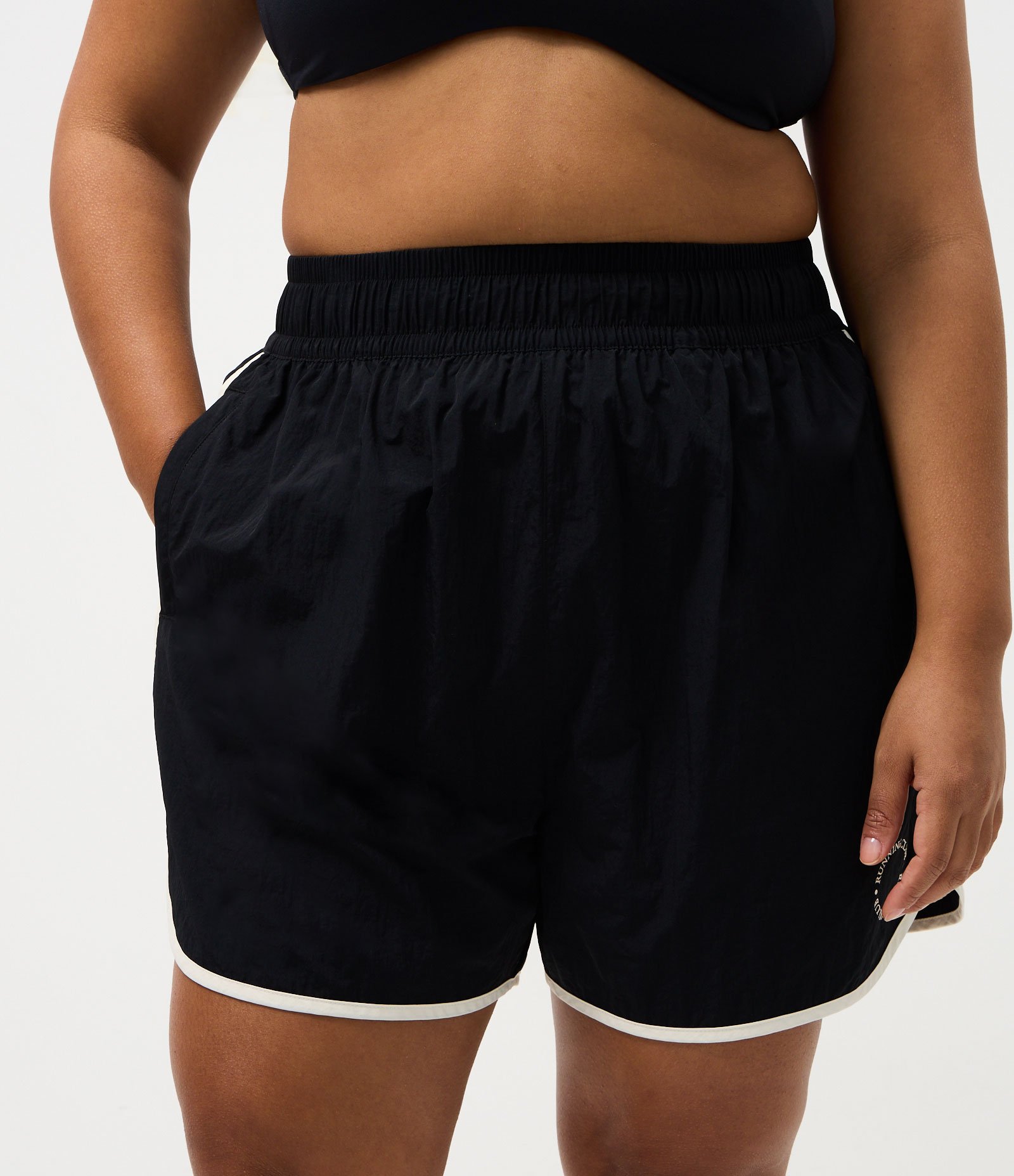 Short Runner Dry com Vivo Contrastante Curve & Plus Size Preto 2