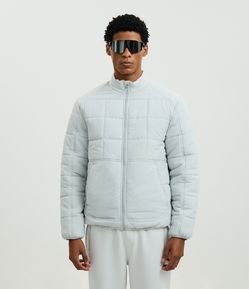Jaqueta Acolchoada Esportiva com Textura Quadriculada e Zíper Frontal