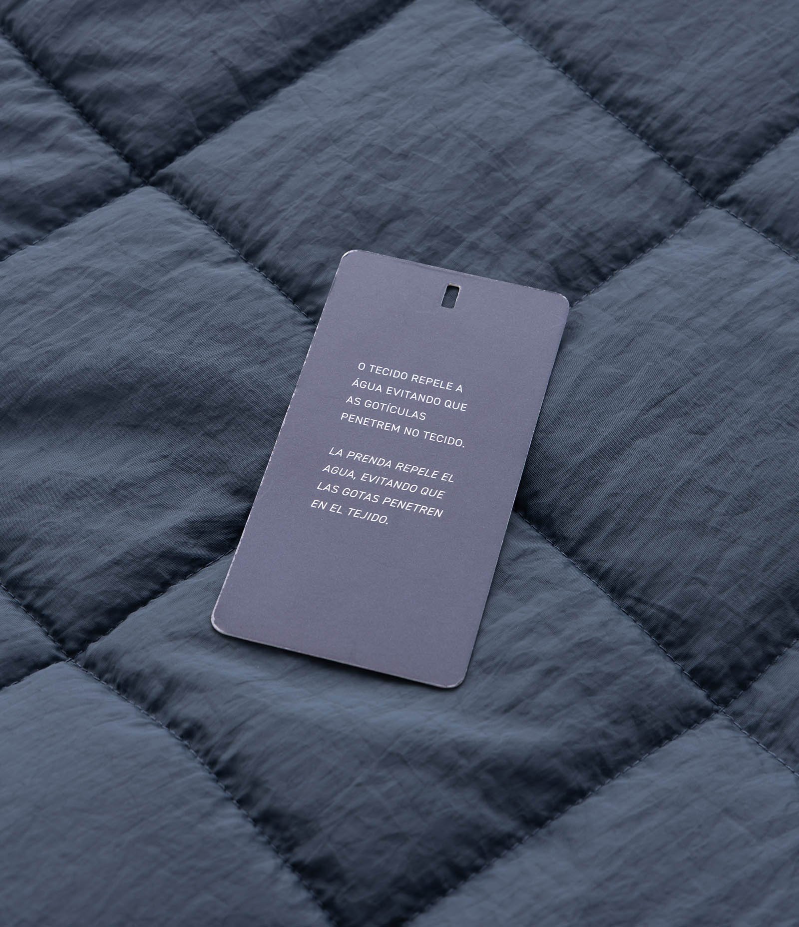 Jaqueta Acolchoada Esportiva com Textura Quadriculada e Zíper Frontal Azul 10