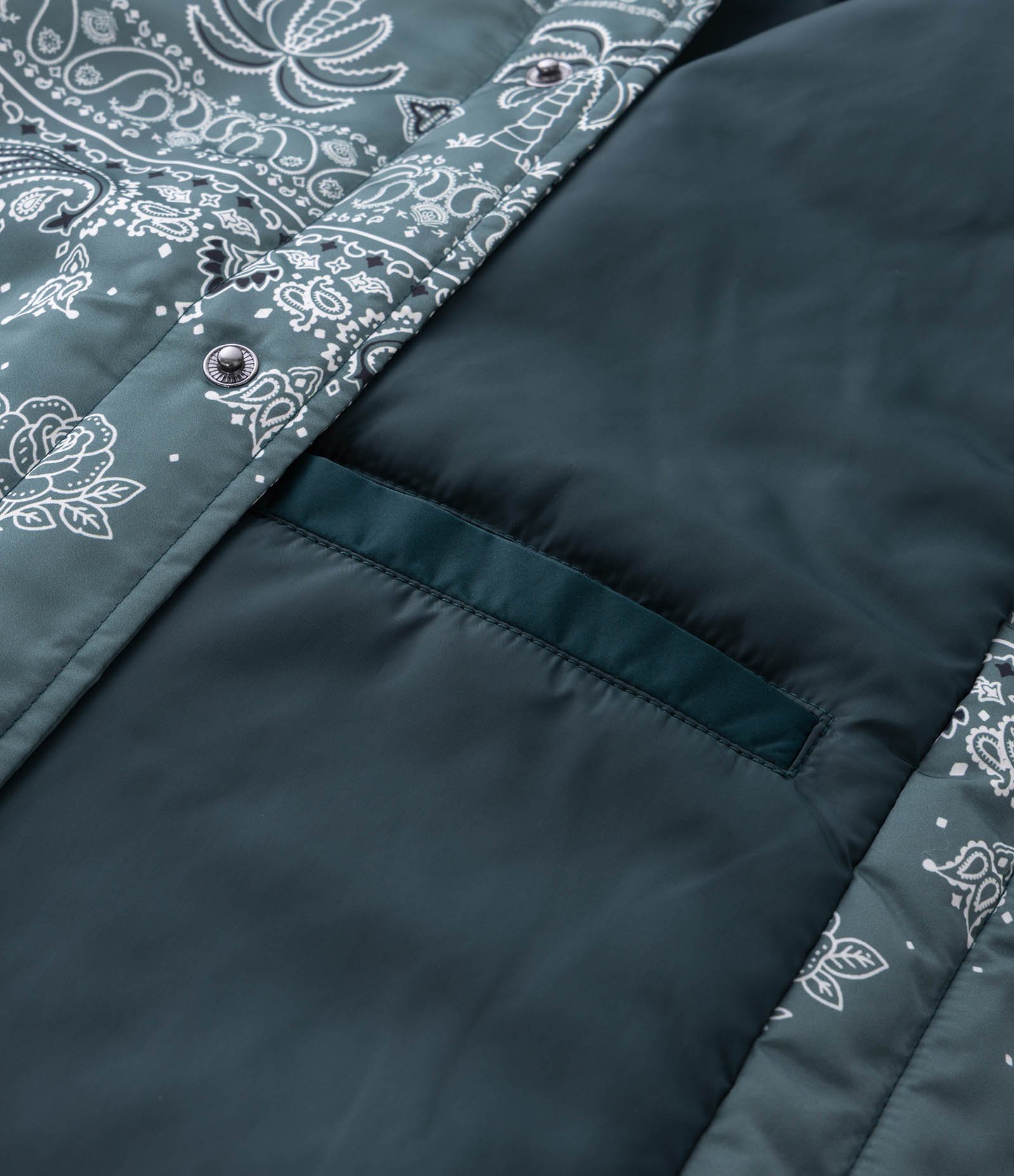 Jaqueta com Estampa Paisley e Bolsos Verde Petróleo 10