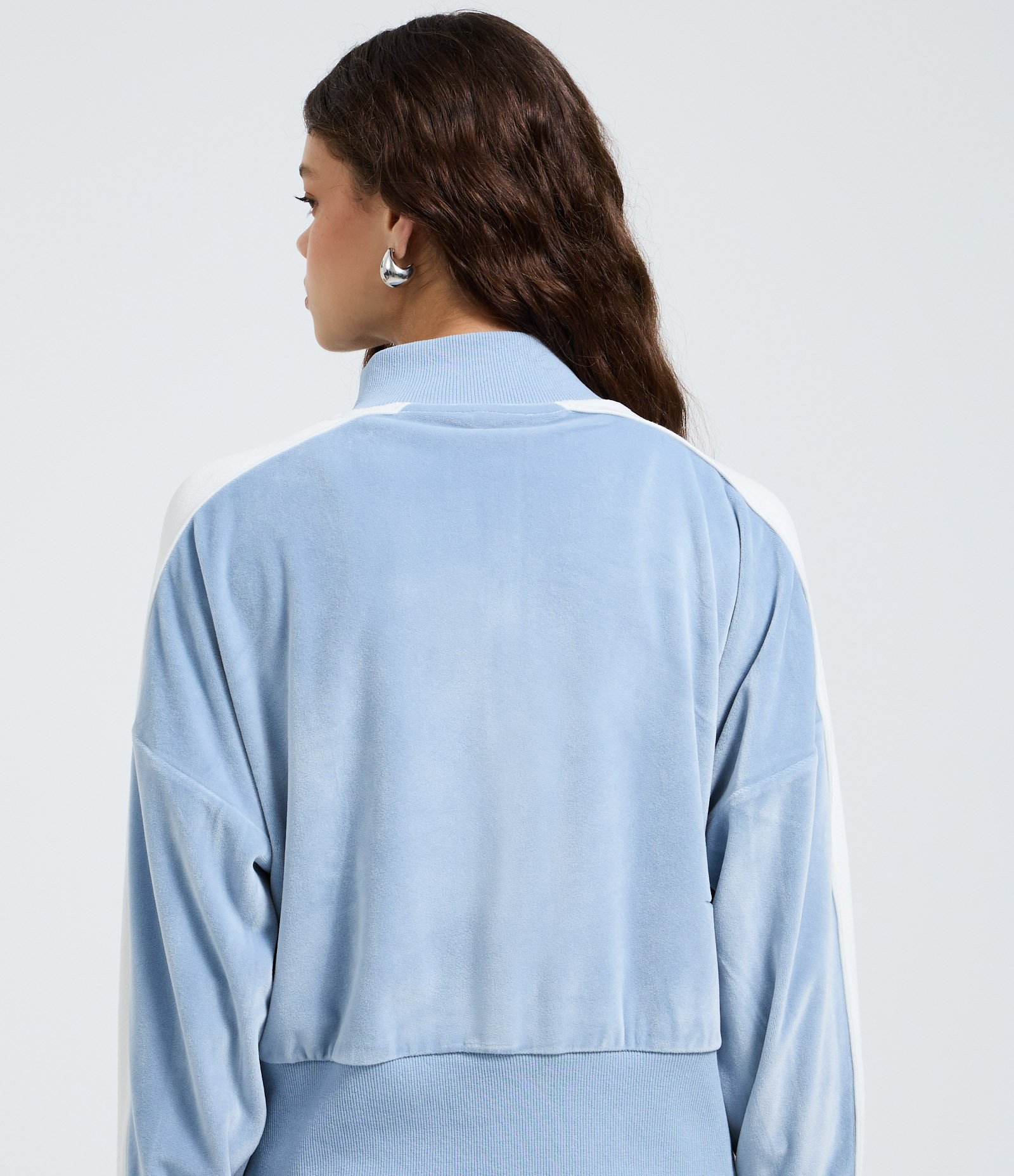 Casaco em Plush com Gola Alta e Listra Lateral Azul 4