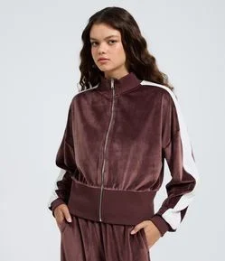 Casaco em Plush com Gola Alta e Listra Lateral