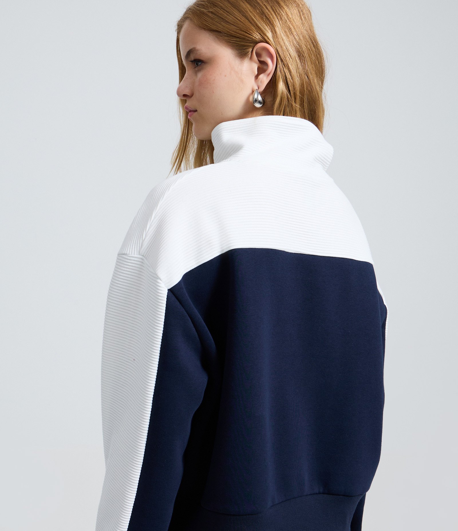 Moletom Polo em Waffle com Bordado Lettering Azul 4