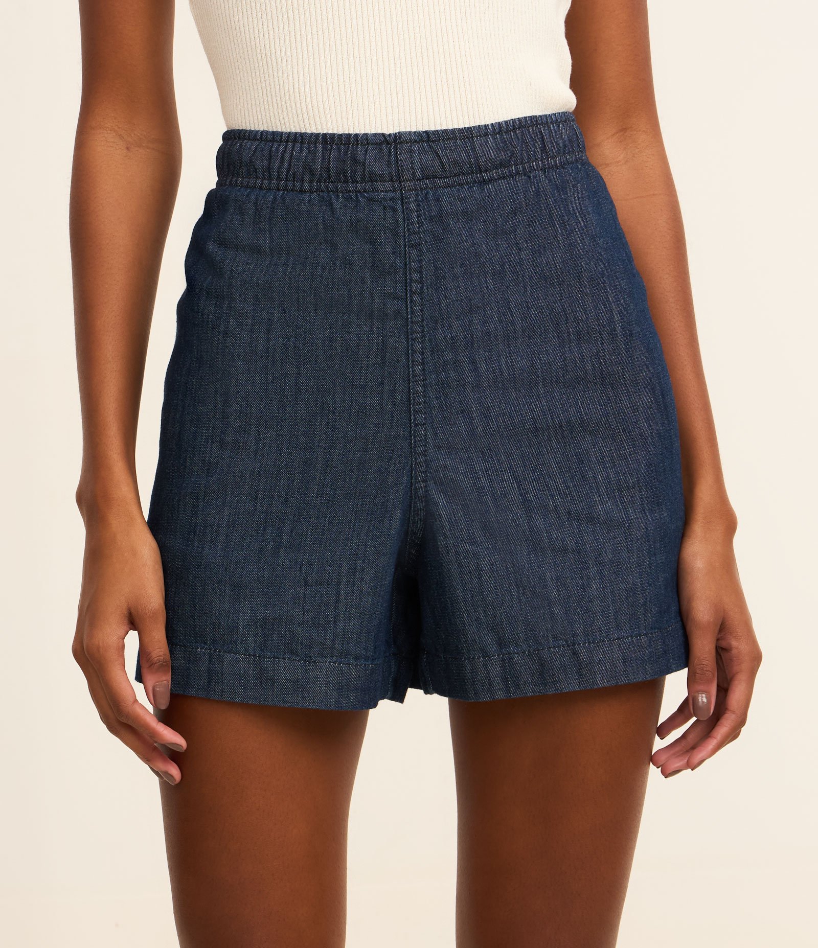 Short Runner em Jeans com Cintura Elástica Azul 2