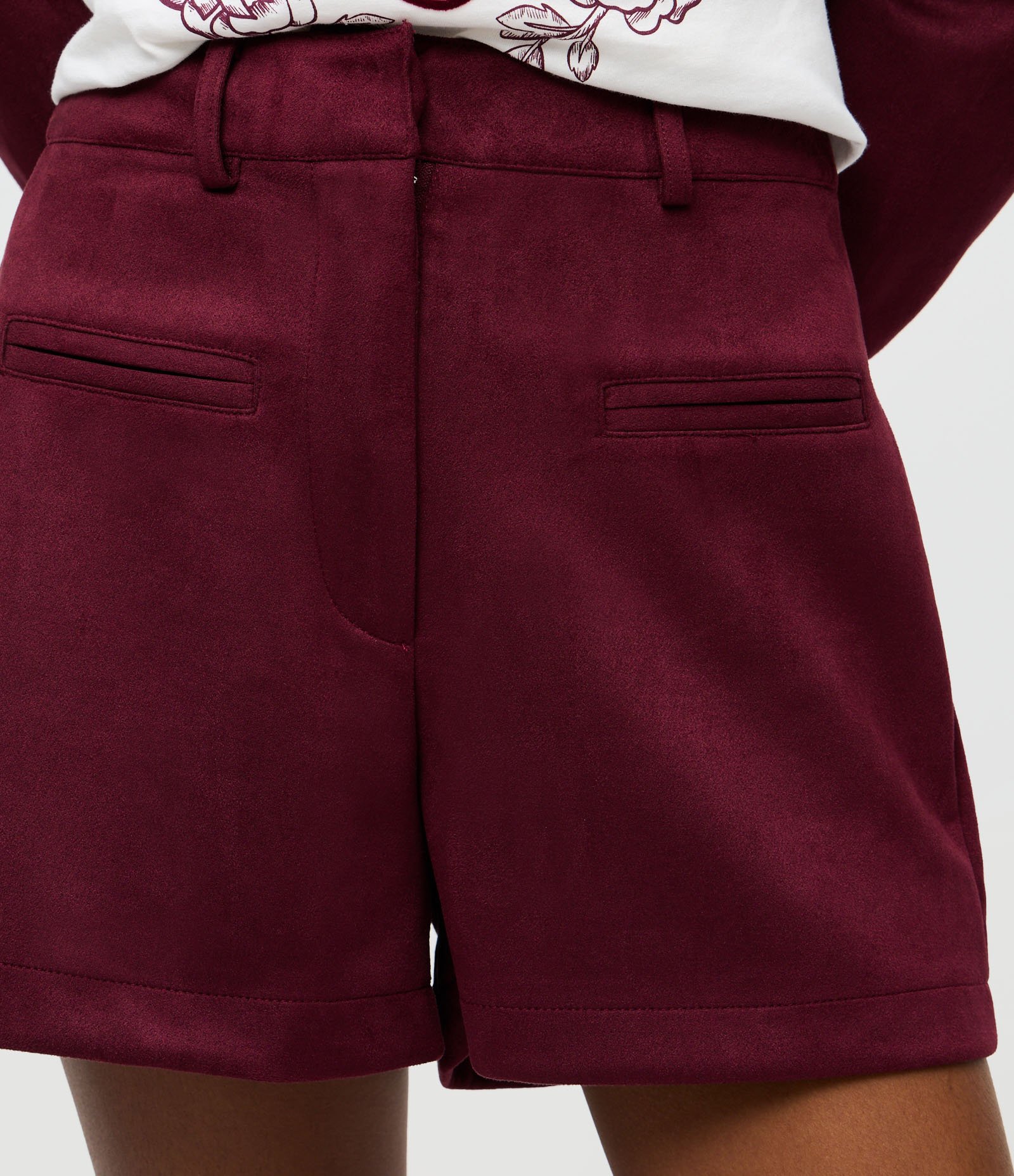 Short em Suede Cintura Alta com Passantes Vermelho 4