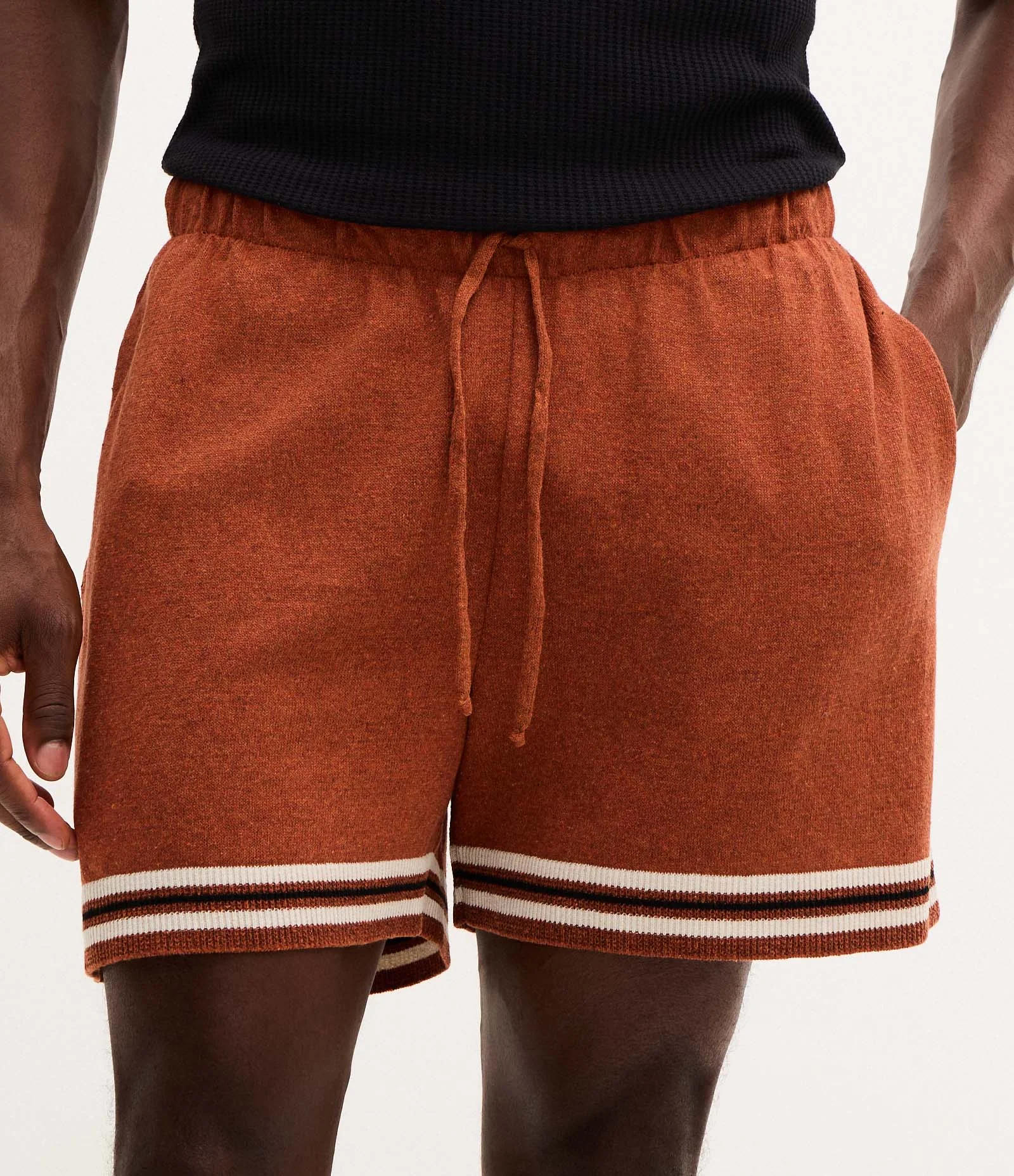 Bermuda em Jacquard e Listra com Barrado Marrom 2