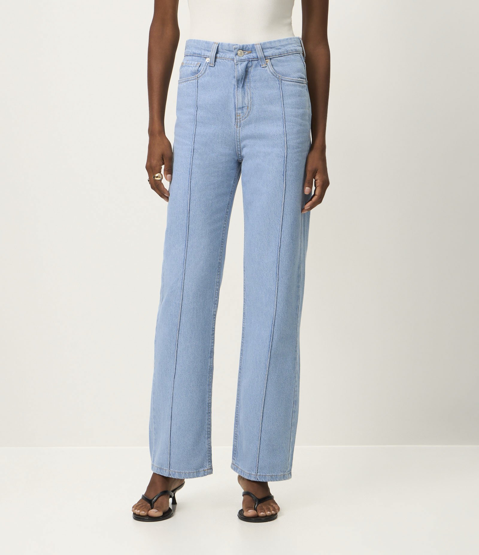 Calça Reta Comfort em Jeans com Costura Aparente Claro 3