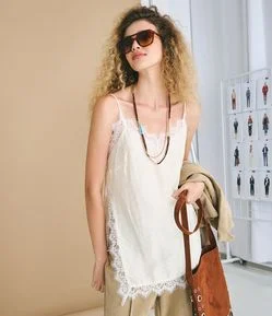 Blusa de Alça em Crepe com Detalhe de Renda