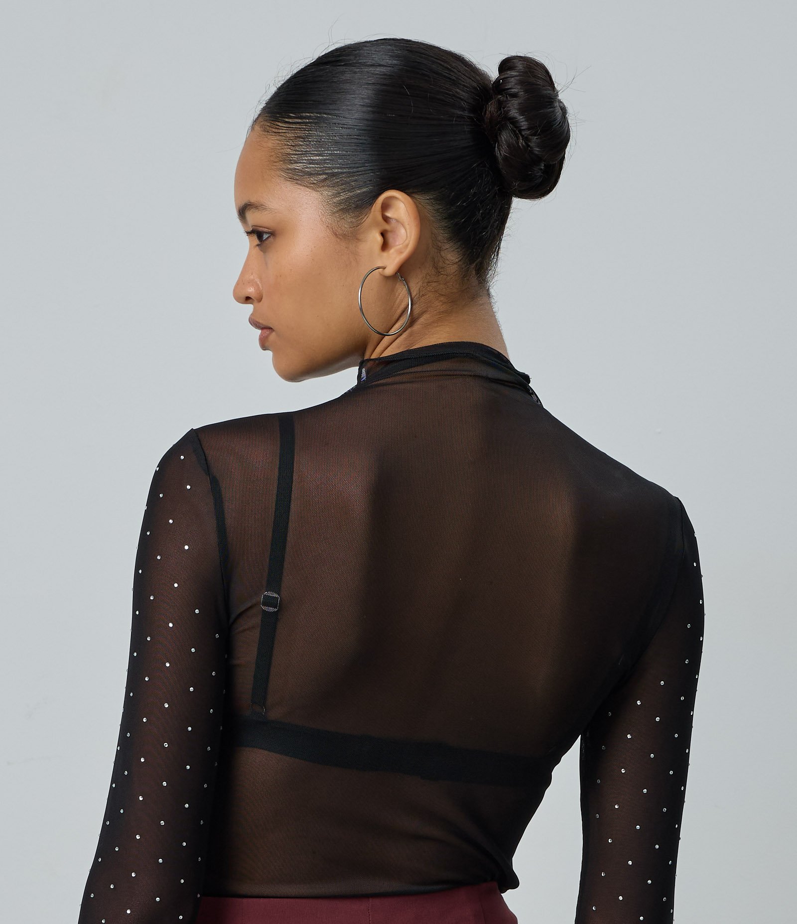 Blusa Manga Longa em Tule com Aplicação de Brilho Preto 4