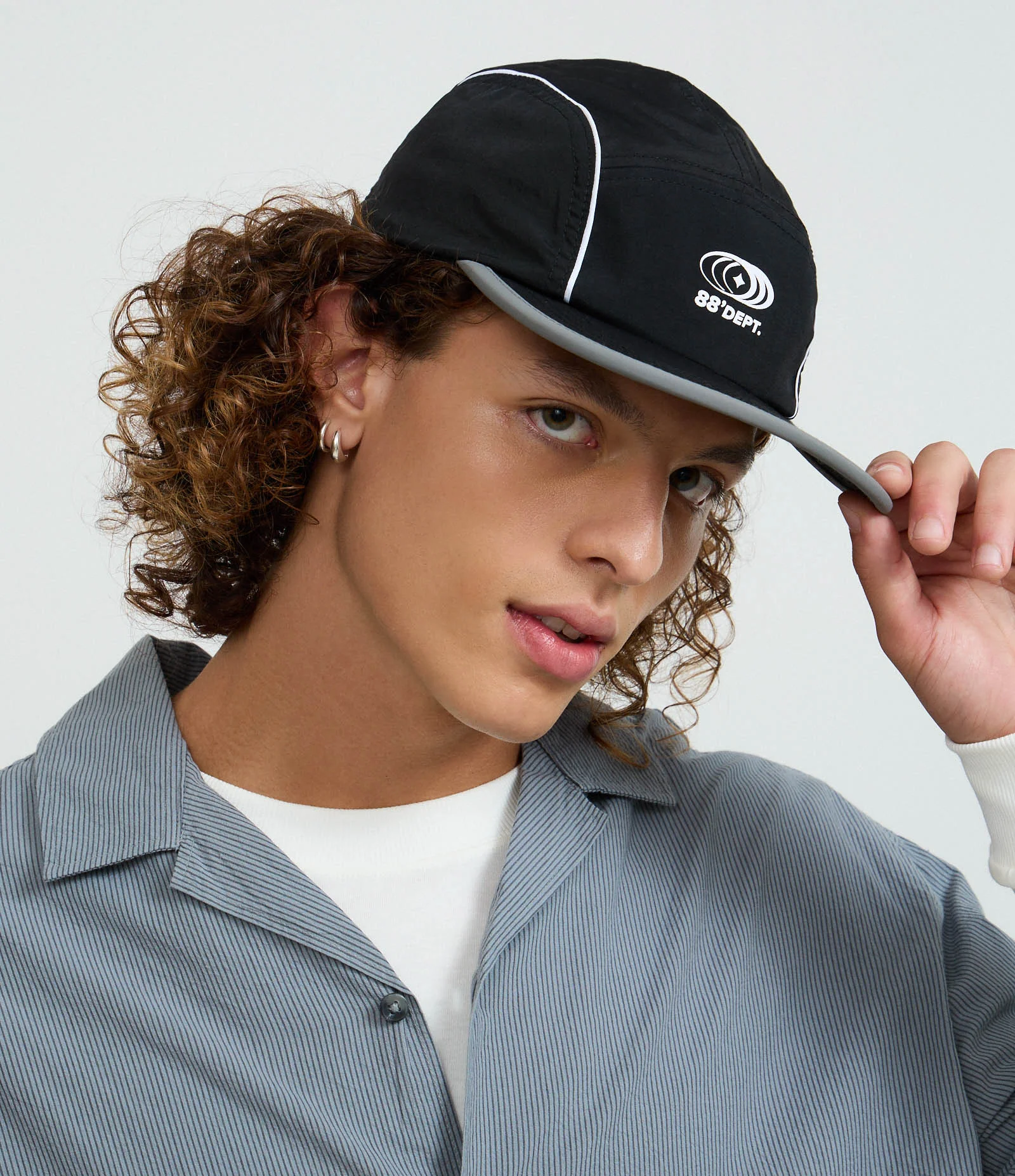 Boné 5 Panel em Microfibra com Listras Contrastantes Preto 1