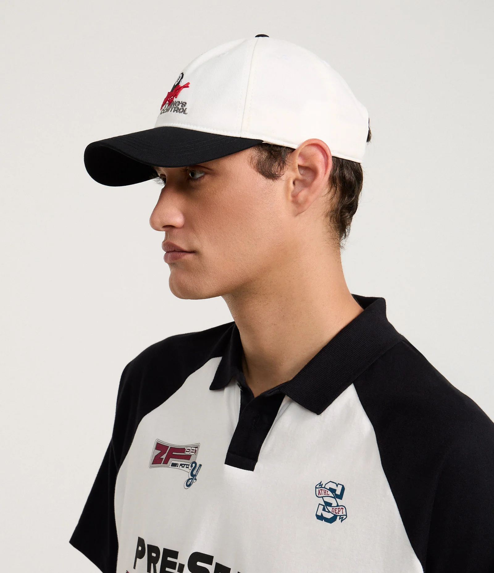 Boné Aba Curva em Sarja com Bordado Bola 8 Branco 2