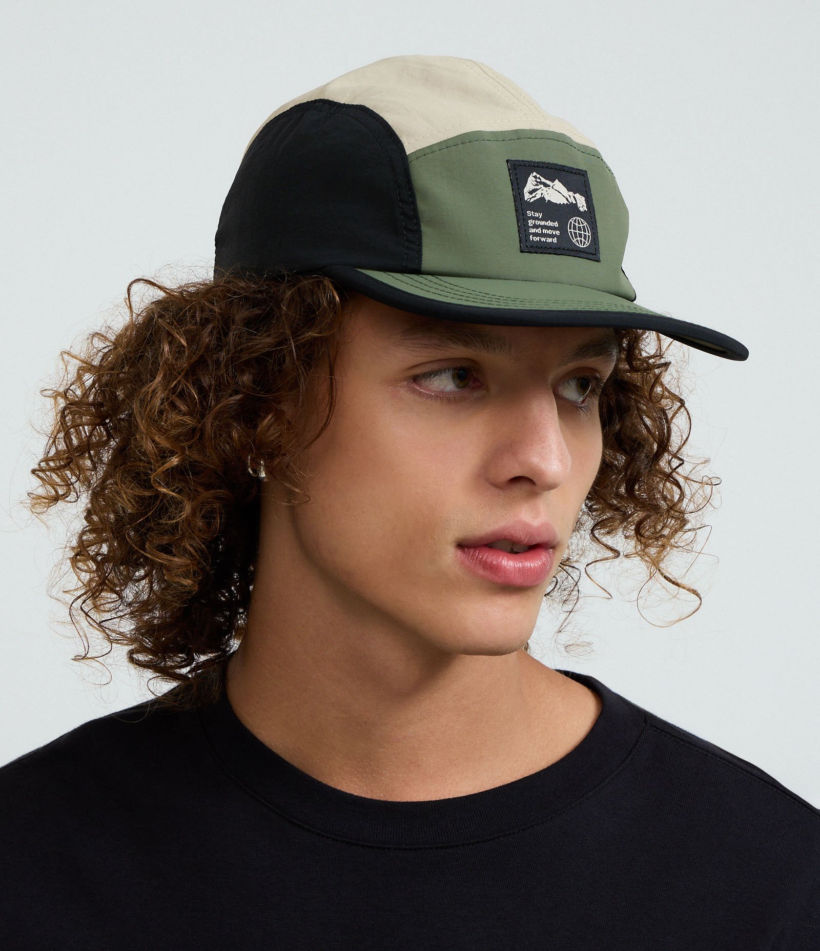 Boné 5 Panel em Microfibra com Recortes e Etiqueta Stay Grounded Cinza/Verde 7