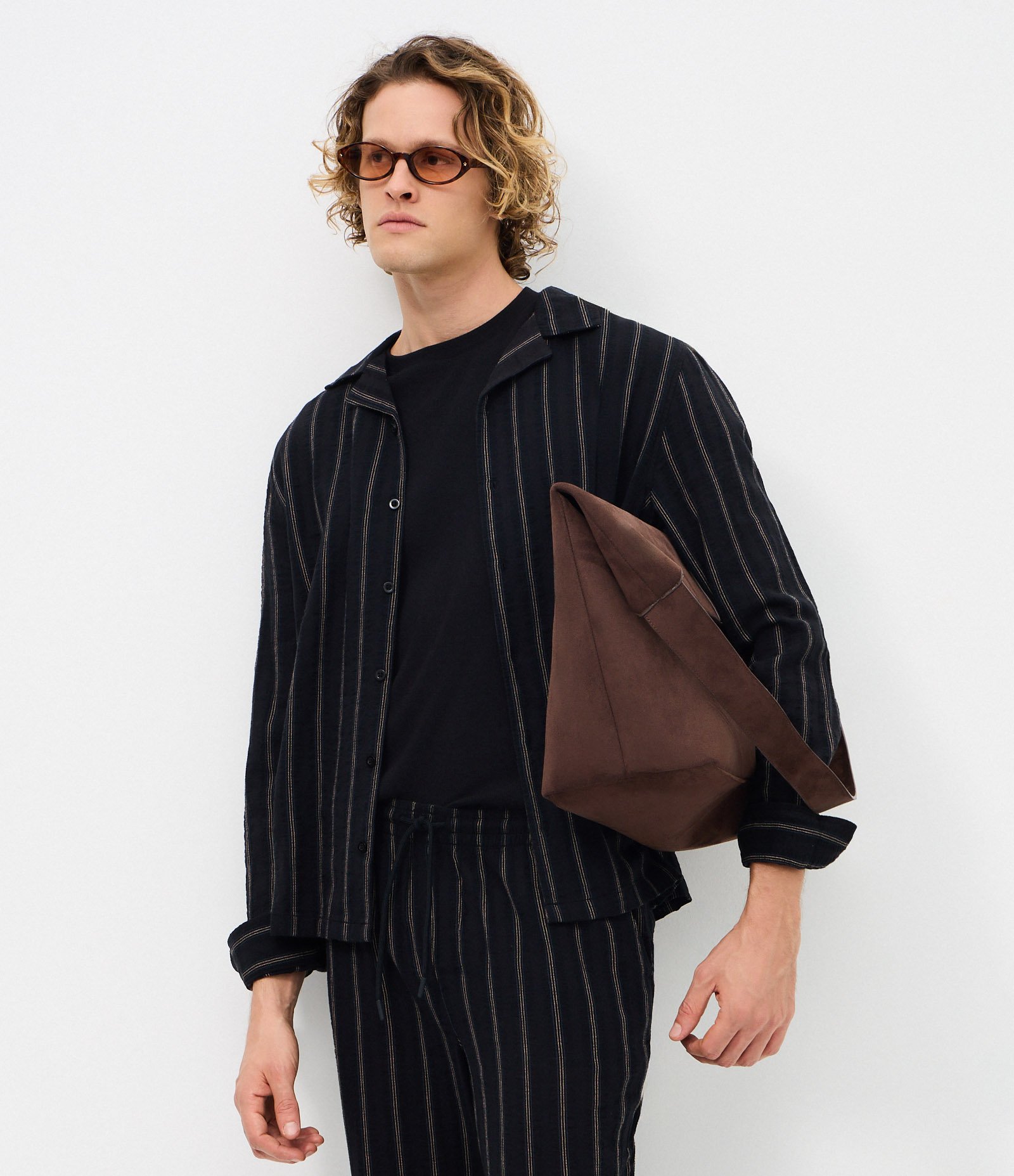 Camisa em Jacquard com Listra Vertical Preto 1