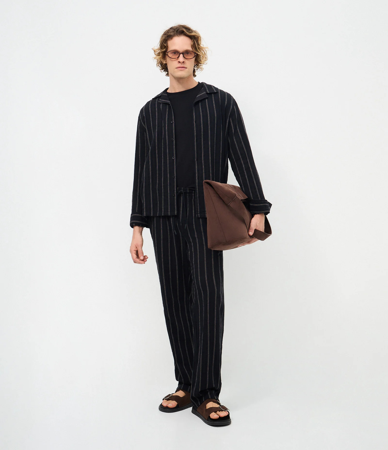 Camisa em Jacquard com Listra Vertical Preto 2