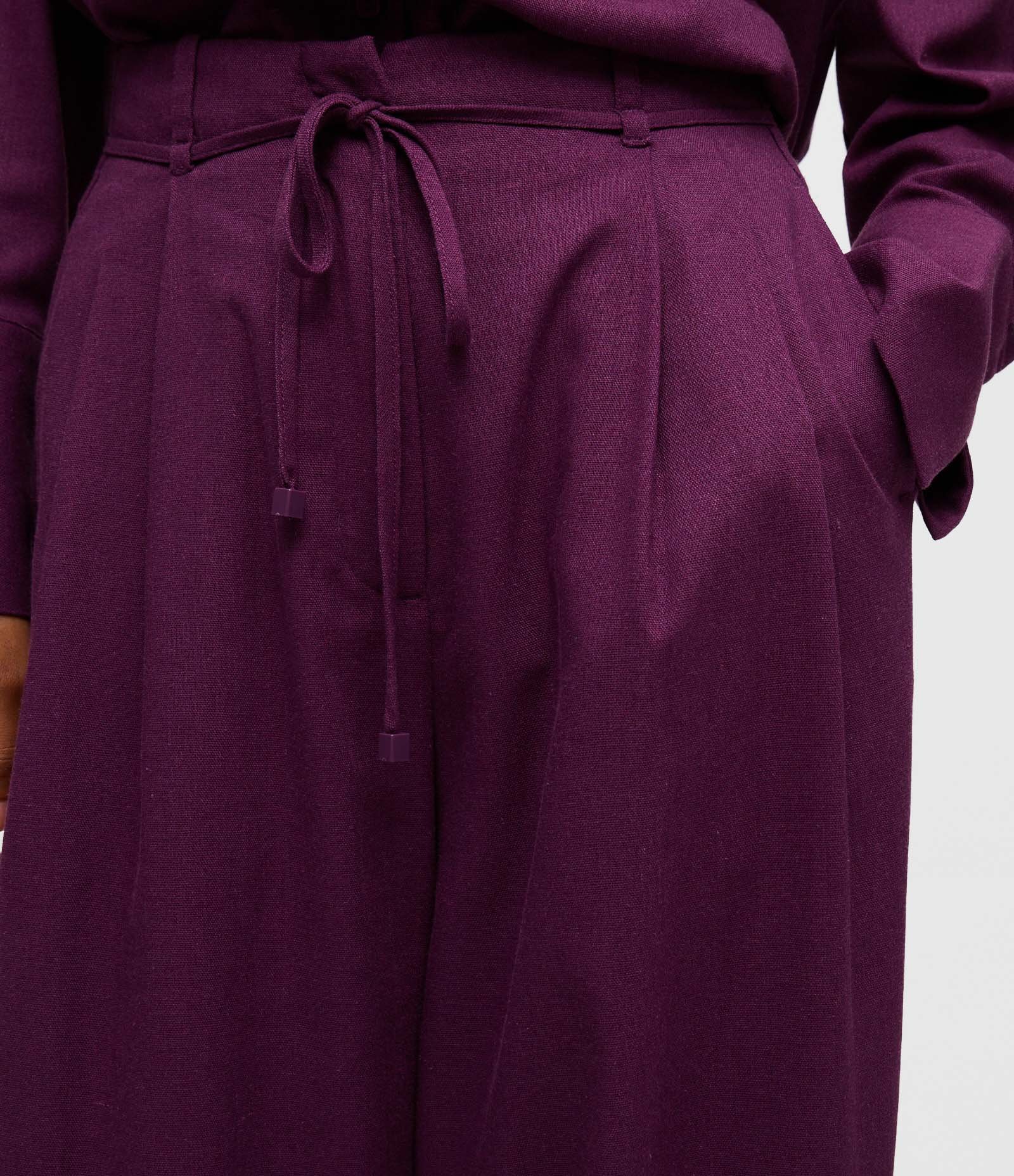 Calça Pantalona em Linho com Amarração Roxo 3