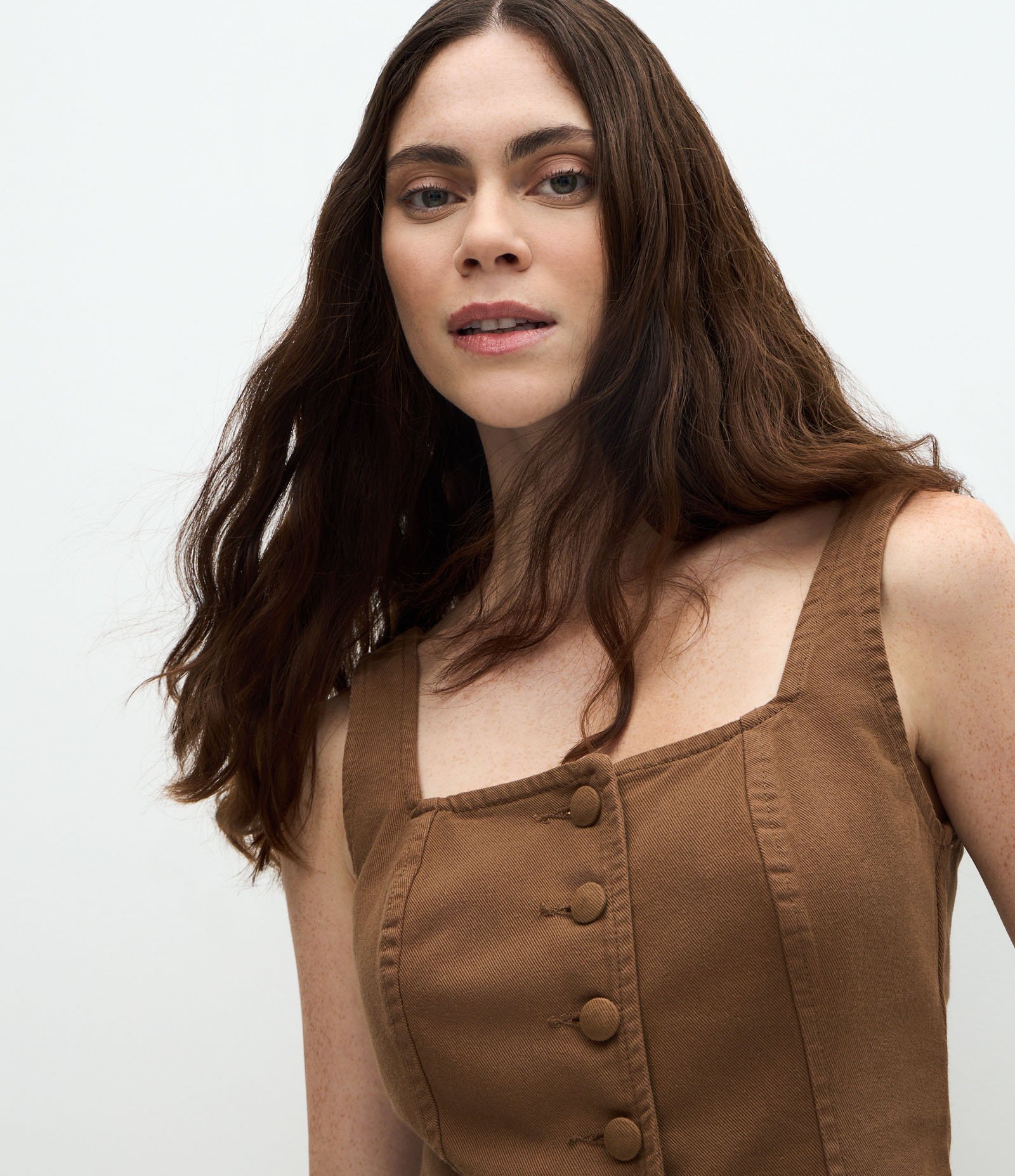 Colete Regular em Sarja com Decote Quadrado Marrom Médio 3