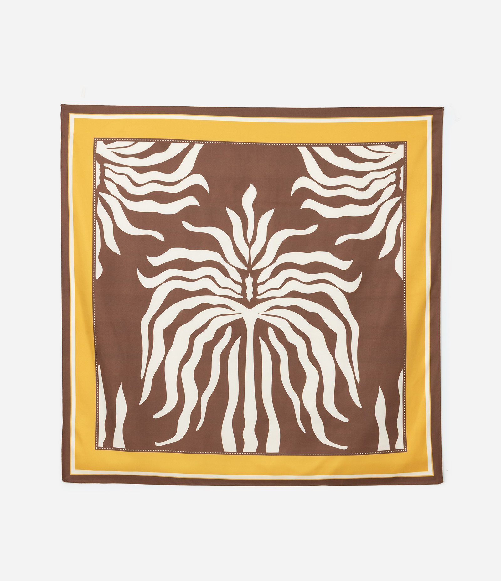 Lenço Quadrado com Estampa Étnica Curve e Plus Size Marrom 3