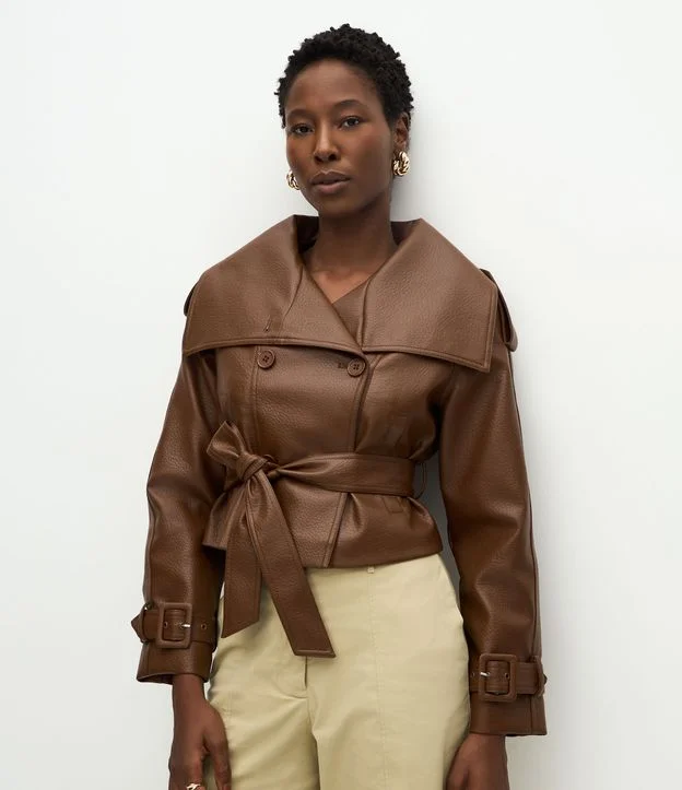 Trench Coat Curto em PU com Amarração