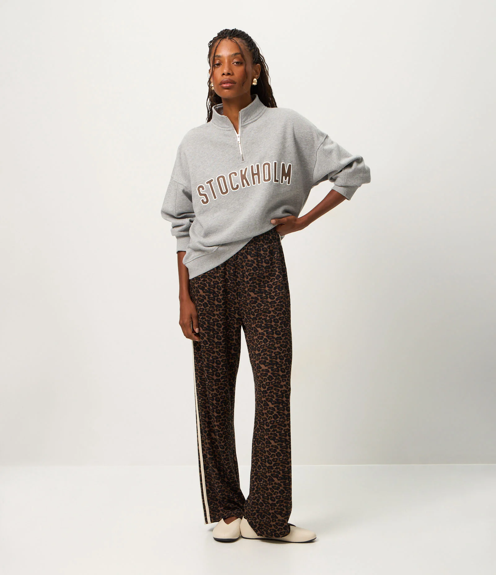 Blusão Oversized Moletom com Zíper e Lettering Cinza 2