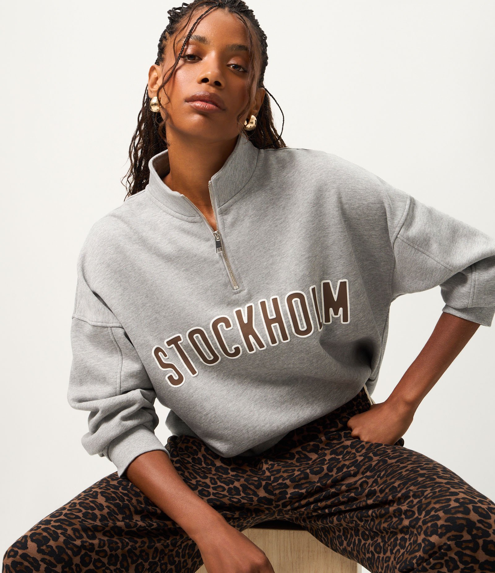 Blusão Oversized Moletom com Zíper e Lettering Cinza 4