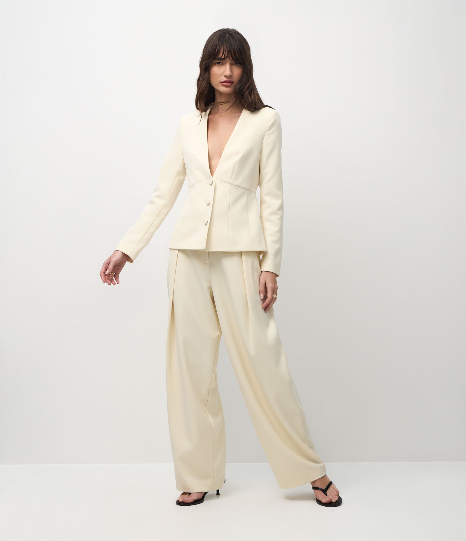 Calça Barrel Alfaiatada com Pregas Frontais Amarelo 1
