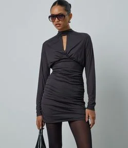 Vestido Curto em Tule com Drapeados Laterais