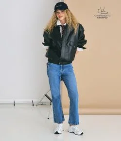 Calça Flare Cropped em Jeans com Cintura Alta
