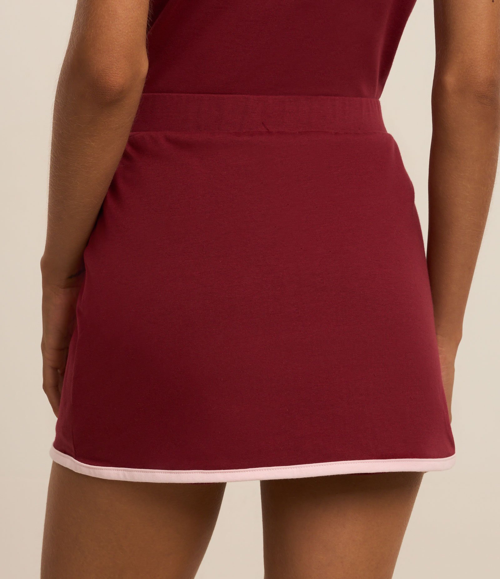 Short Saia Sportcore em Algodão com Viés Contrastante Bordô 4