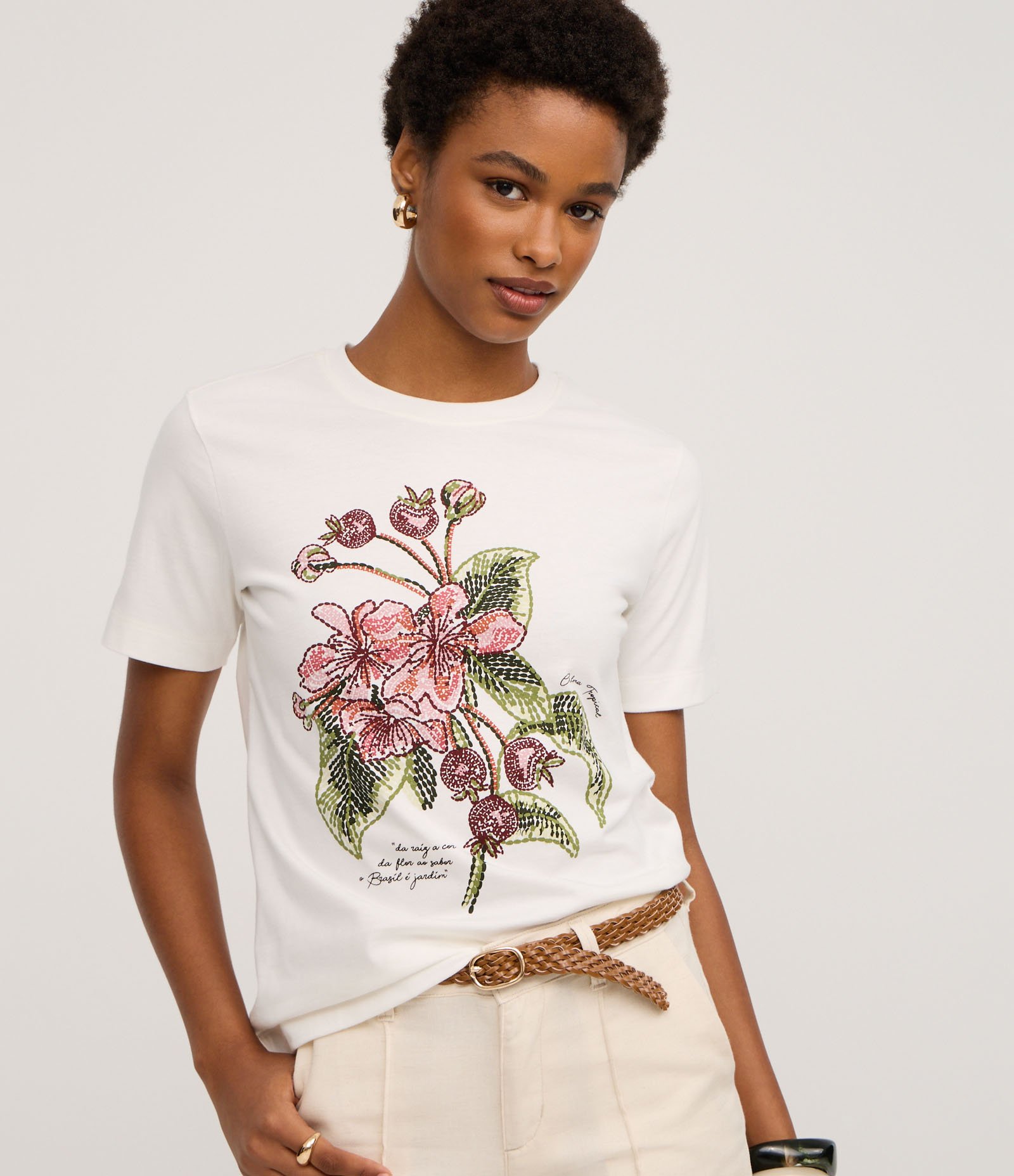 Camiseta Slim em Algodão com Estampa Floral em Flores Pontilhadas Branco 1