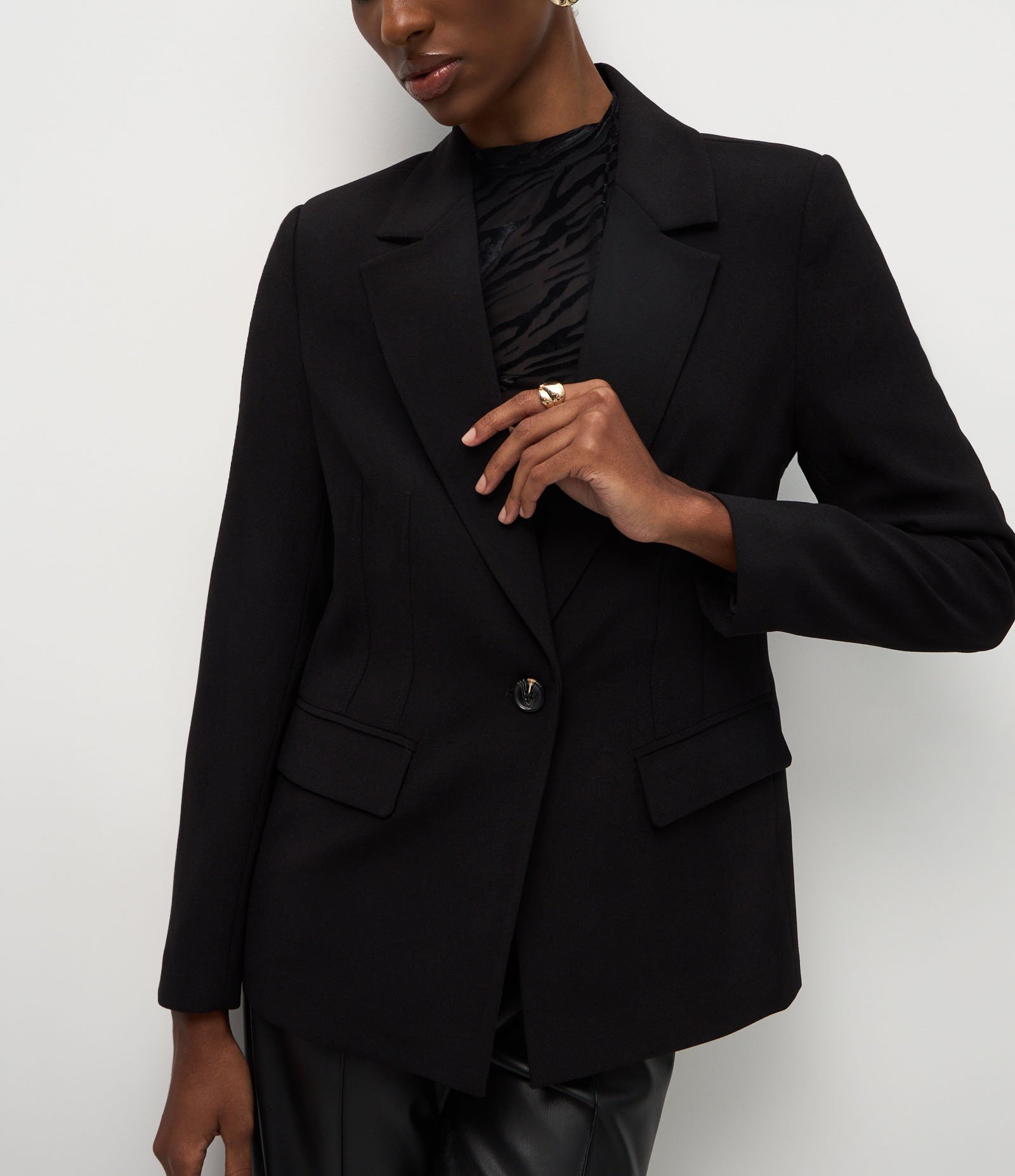 Blazer Ampulheta Alfaiatado com Bolsos Preto 4