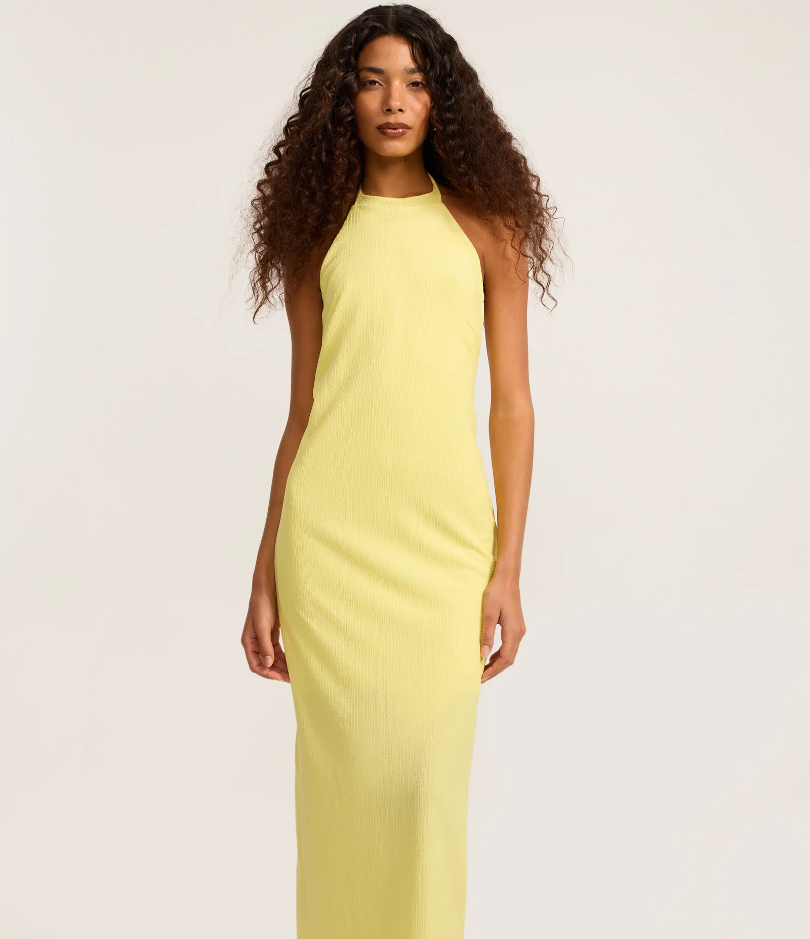 Vestido Midi Frente Única Texturizado com Fenda Amarelo 2
