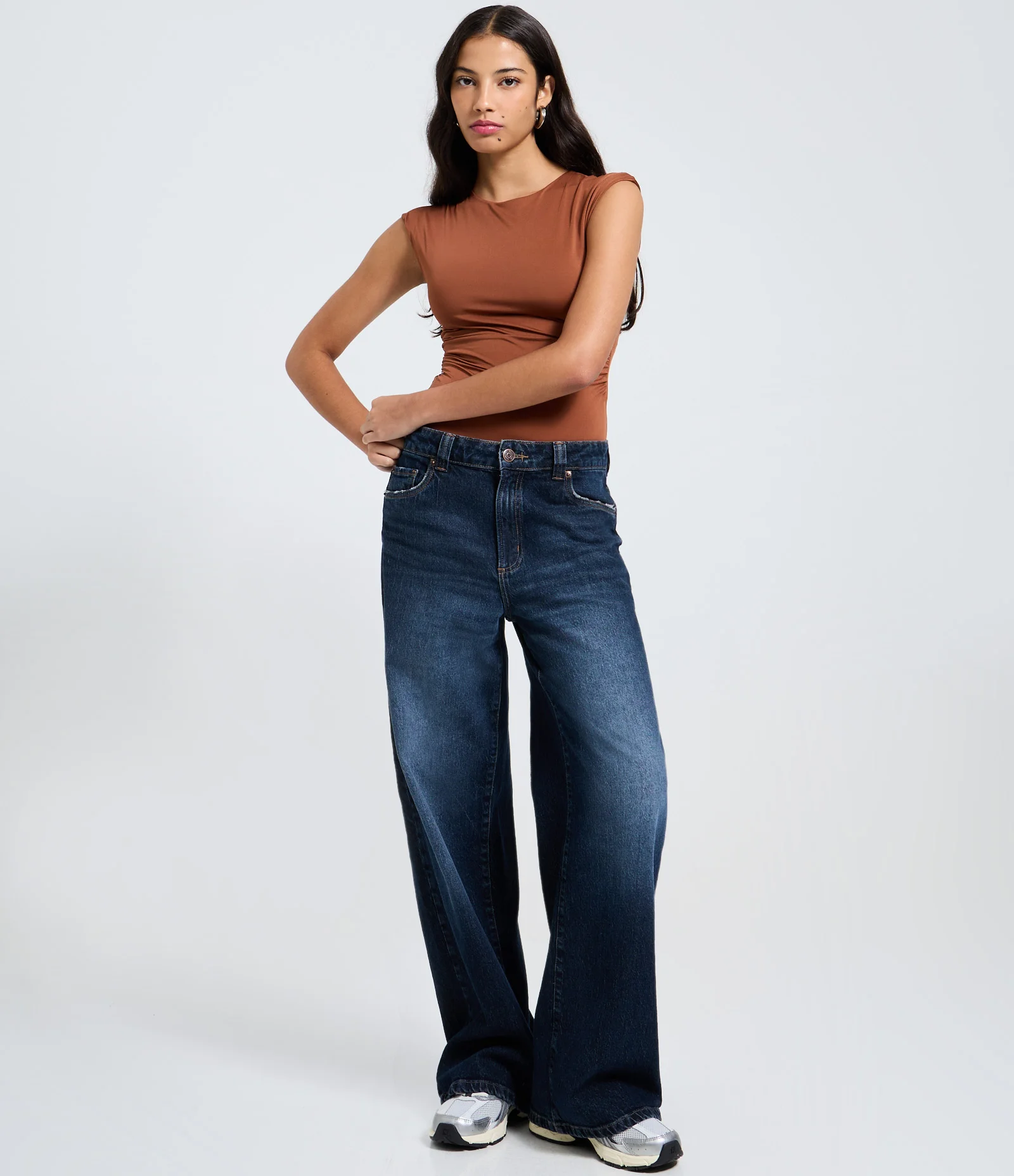 Body Básico em Microfibra com Decote Redondo Marrom 2