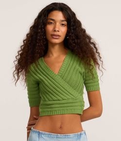 Blusa Cropped em Tricô com Decote Transpassado