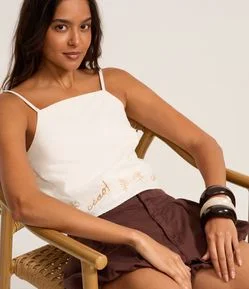 Blusa em Sarja com Bordados na Barra e Alças Finas