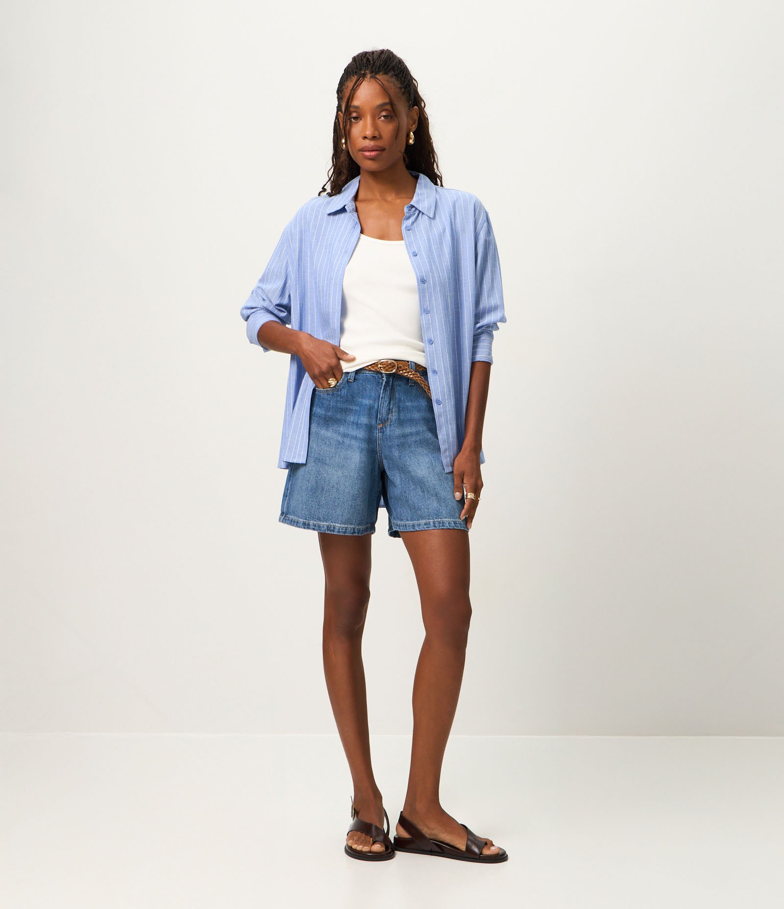 Bermuda em Jeans com Passantes no Cós e Bolsos Médio 1