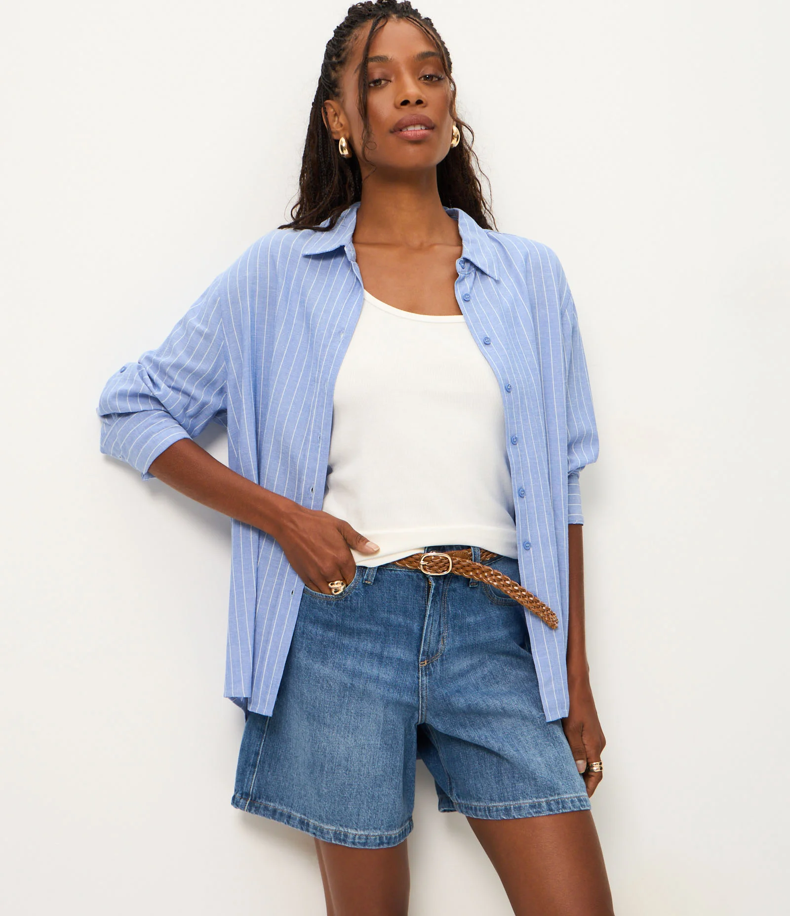 Bermuda em Jeans com Passantes no Cós e Bolsos Médio 2