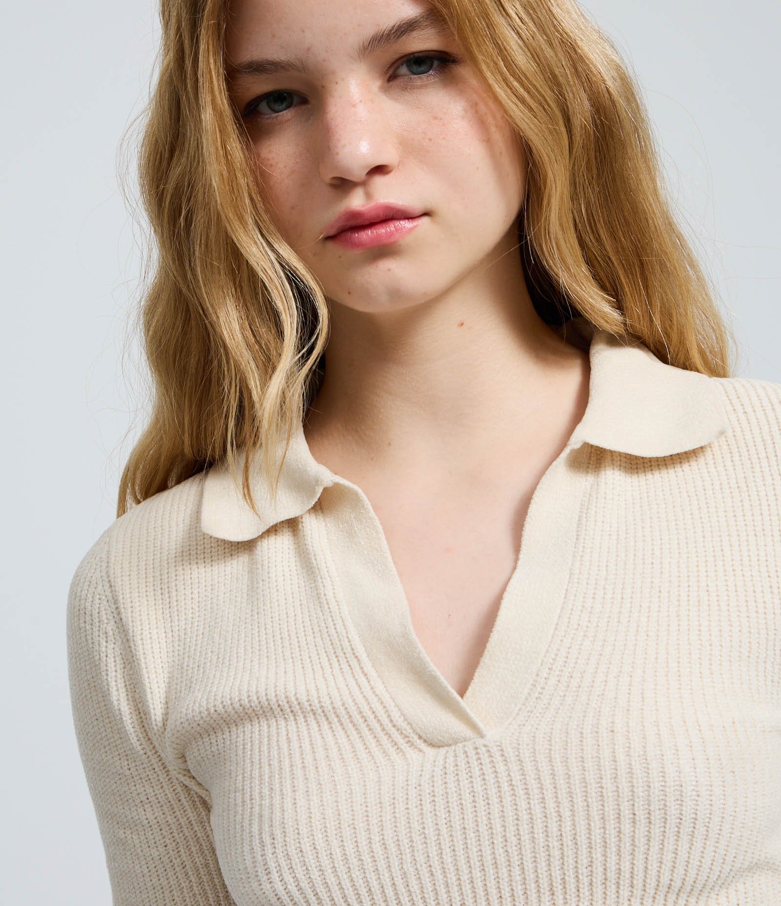 Blusa Manga Longa em Tricô com Gola Polo Ajustada Bege 2
