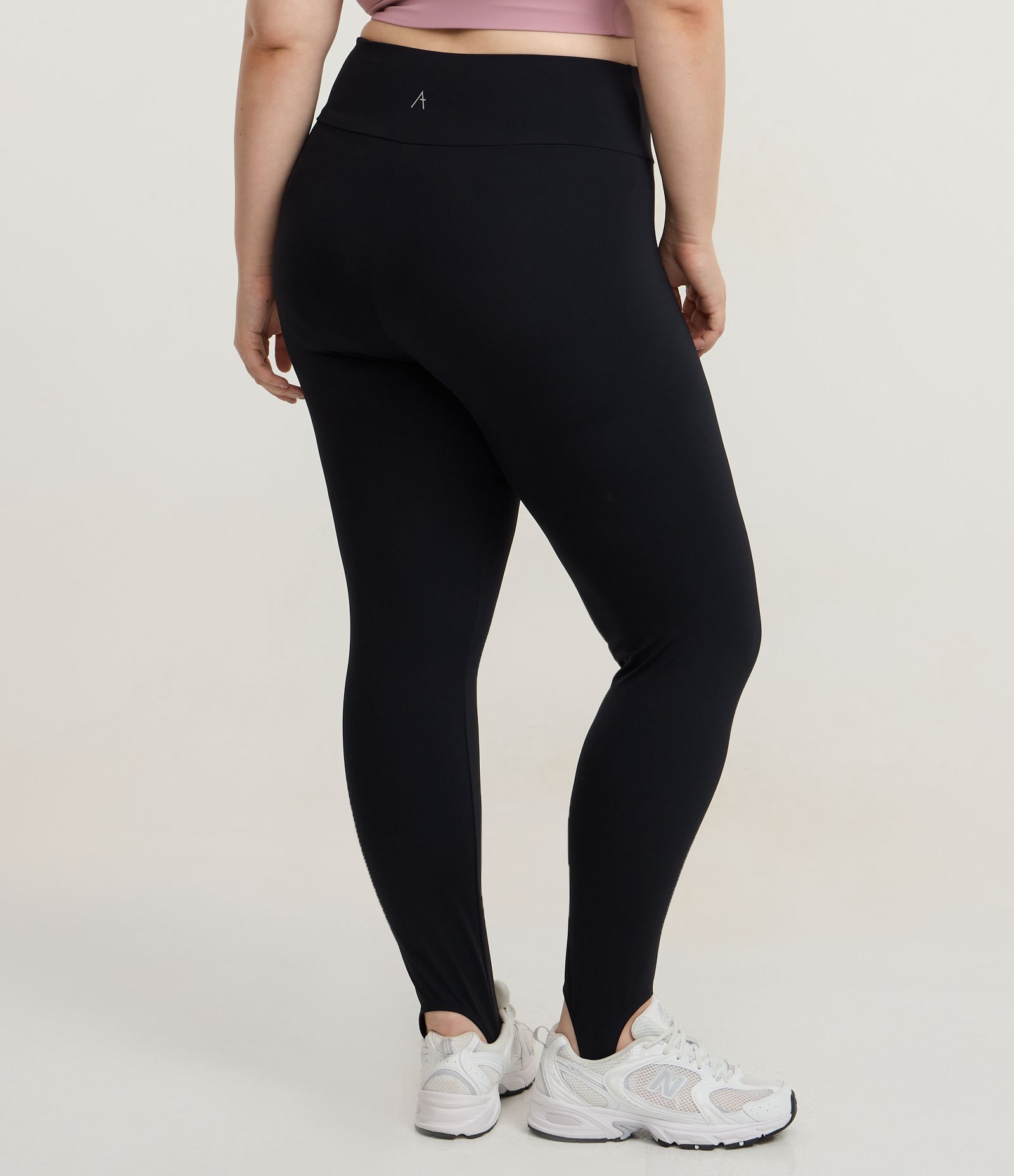 Calça Legging Esportiva com Tecnologia Dry e Pezinho Curve & Plus Size Preto 4
