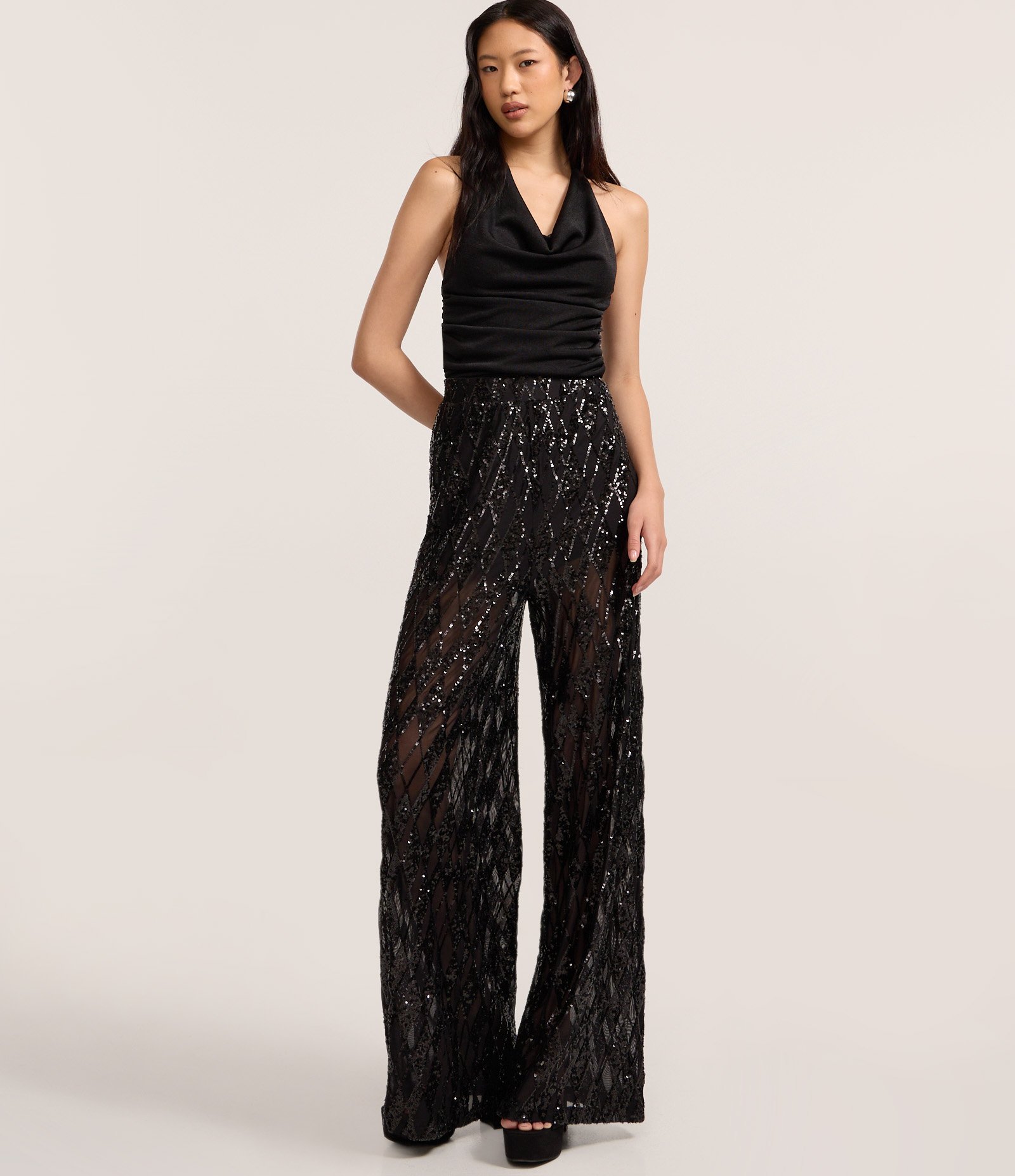 Blusa Frente Única Franzida em Ribana com Detalhe Torcido nas Costas Preto 2